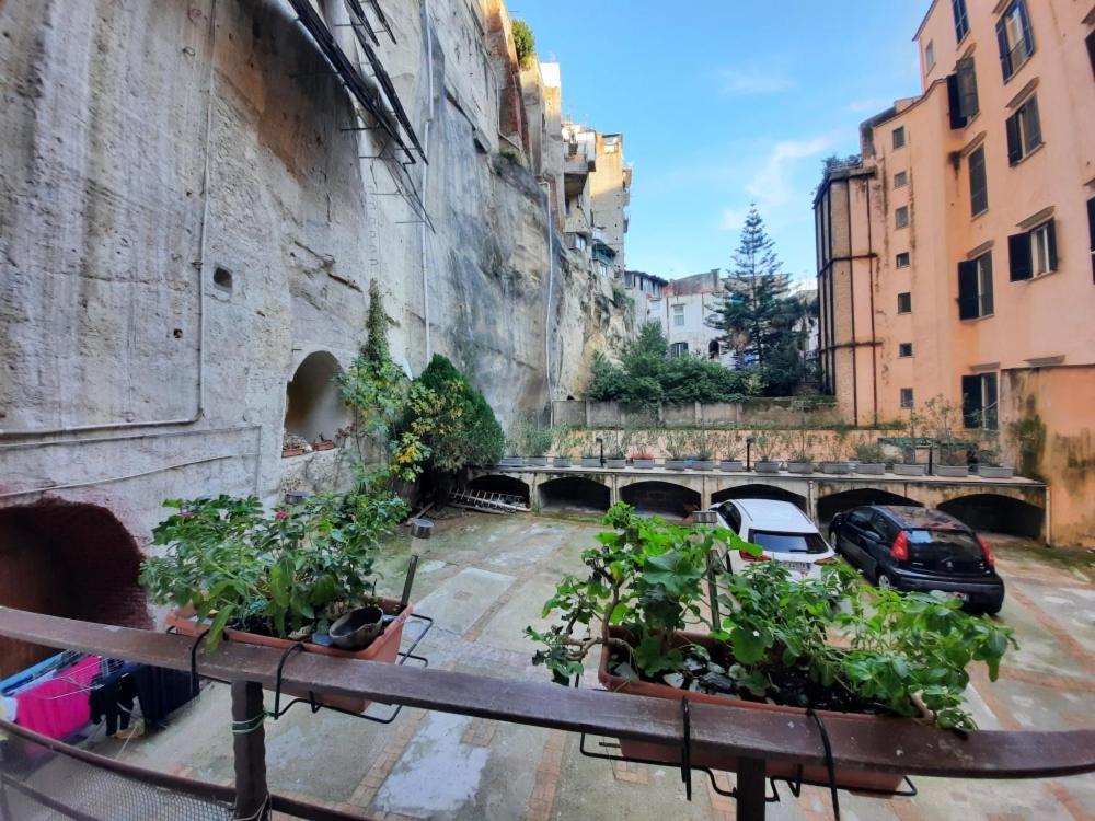나폴리 La Casa Nella Roccia 아파트 외부 사진
