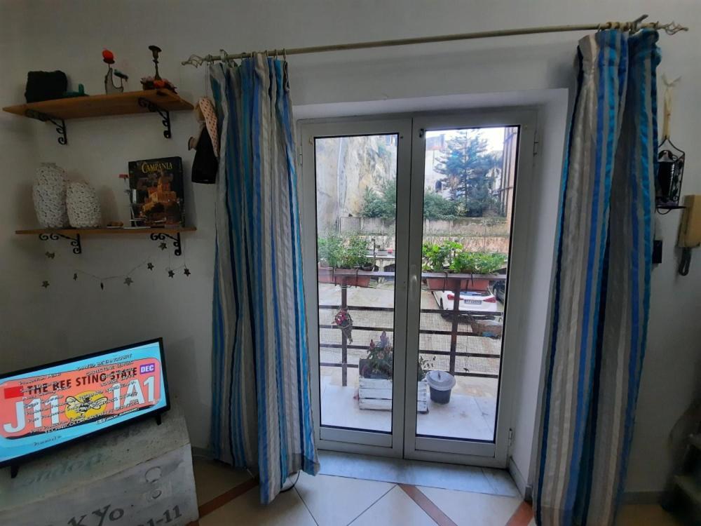 나폴리 La Casa Nella Roccia 아파트 외부 사진