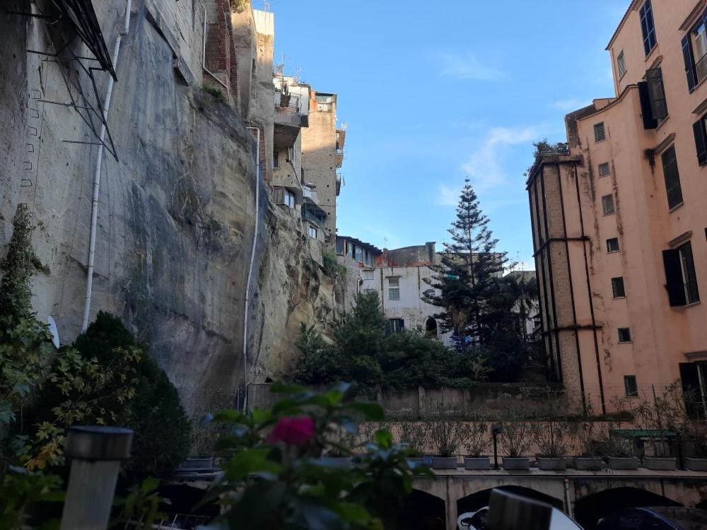 나폴리 La Casa Nella Roccia 아파트 외부 사진