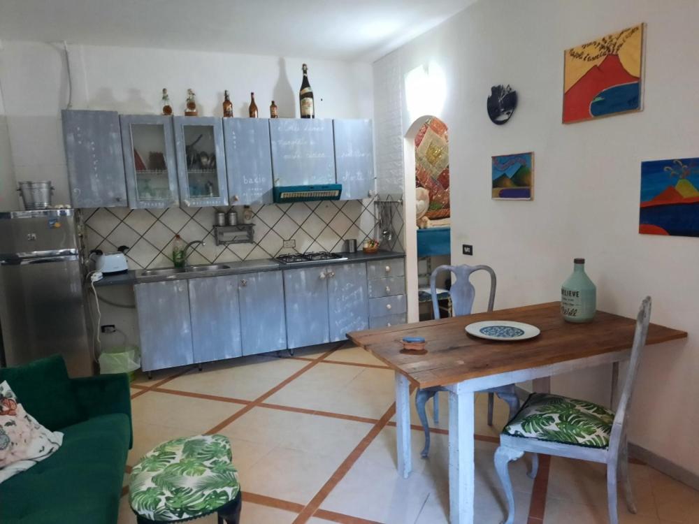 나폴리 La Casa Nella Roccia 아파트 외부 사진