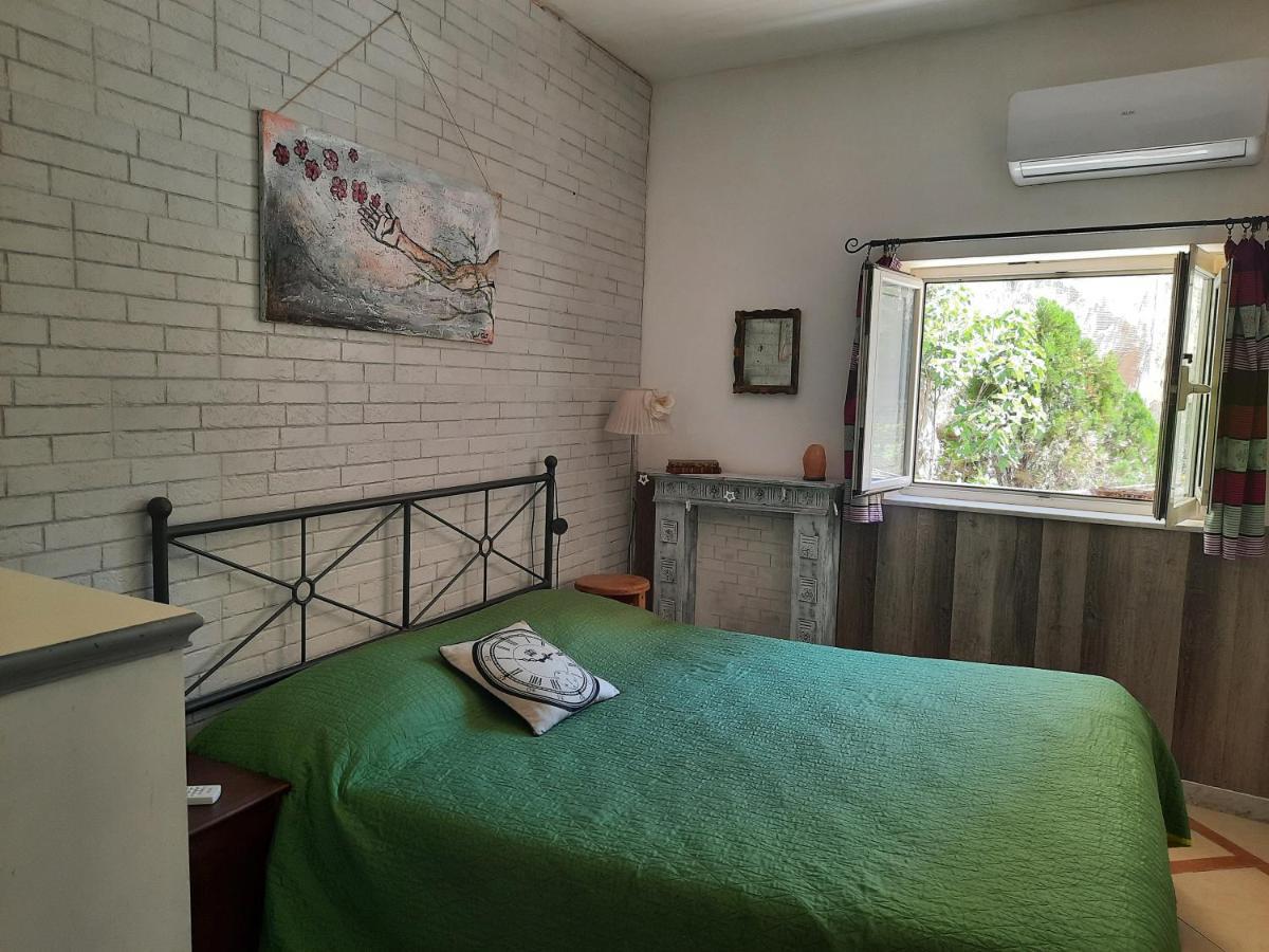 나폴리 La Casa Nella Roccia 아파트 외부 사진